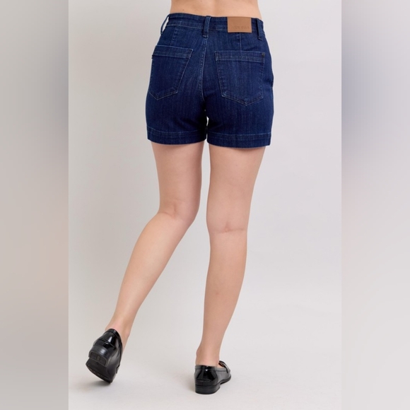 Judy Blue High-Rise Relaxed Boyfriend Dark Jean Mid-length Classic Denim Shorts - Picture 12 of 16